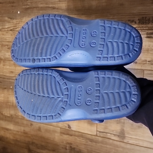 Crocs - Picture 2 of 3